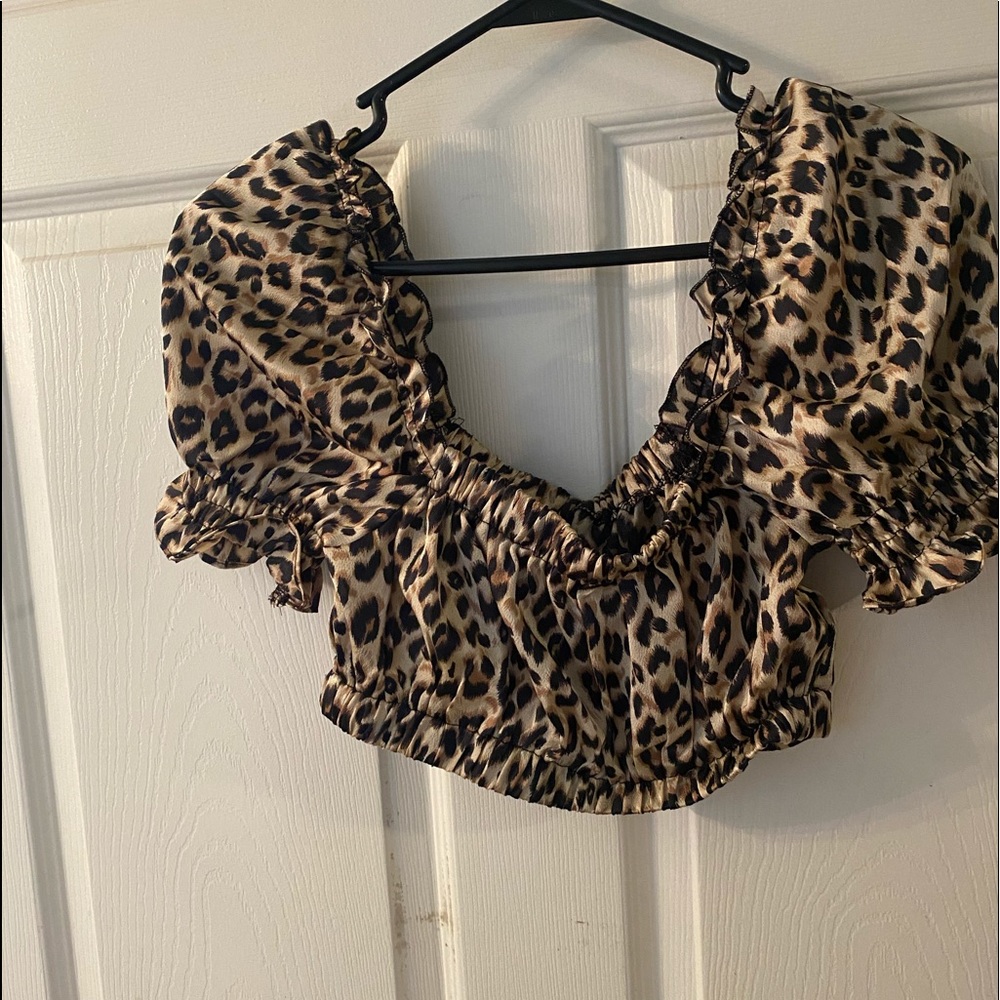 Cheetah crop top (off shoulders)!